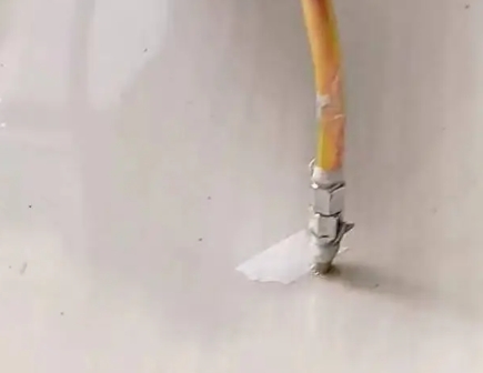 喀什瓷砖空鼓维修公司专业解答在瓷砖铺贴过程中，如果使用的砂料过粗（如全部使用了粗砂），可能会导致以下问题