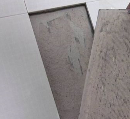 喀什瓷砖空鼓维修公司分享瓷砖铺贴时如果打浆（即涂抹在瓷砖背面和基层上的砂浆或瓷砖胶）过少，会带来以下问题